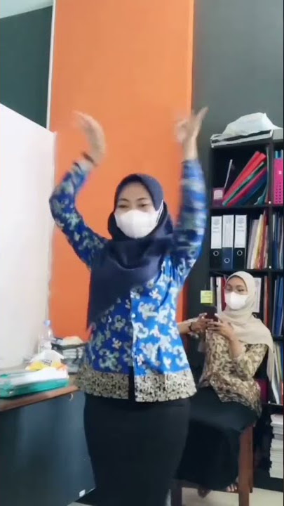 TIKTOK HOT DANCE BU GURU GOYANG NIKMAT