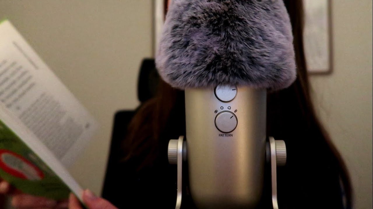 Läser en bok och pratar om ämnet | Dagens samhälle? 📱 | Svensk ASMR