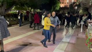 Plaza de Armas. Sábado de baile. La Bonga