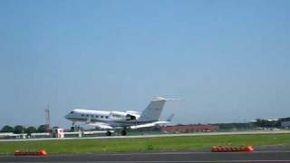 Gulfstream G-IV Take off