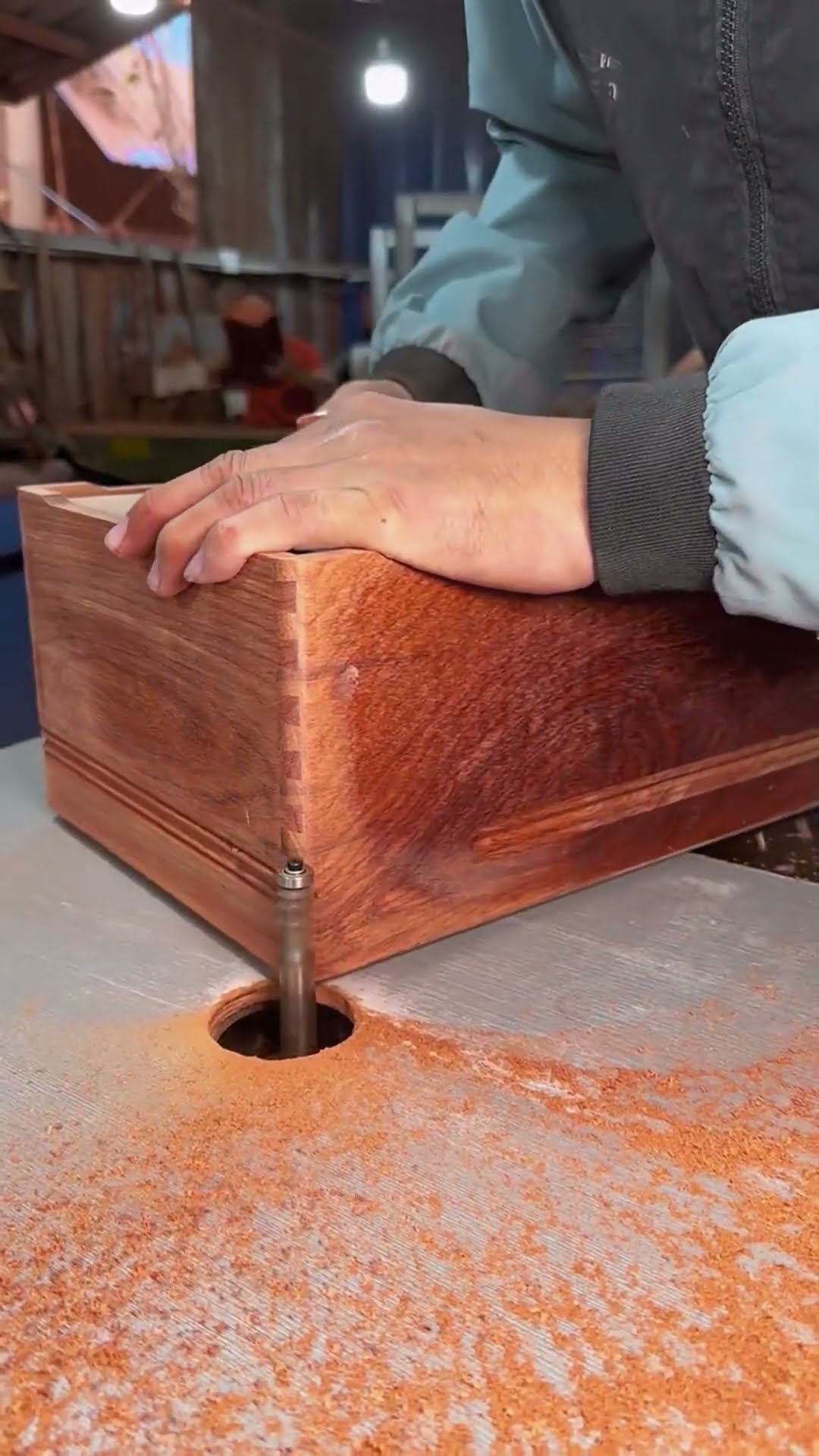 Wood box waist line cutting process- Good tools and machinery make work easy