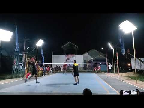 Lampu Sorot Lapangan Badminton. 