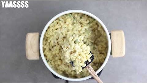 Jalapeno Hatch Green Chile Macaroni and Cheese