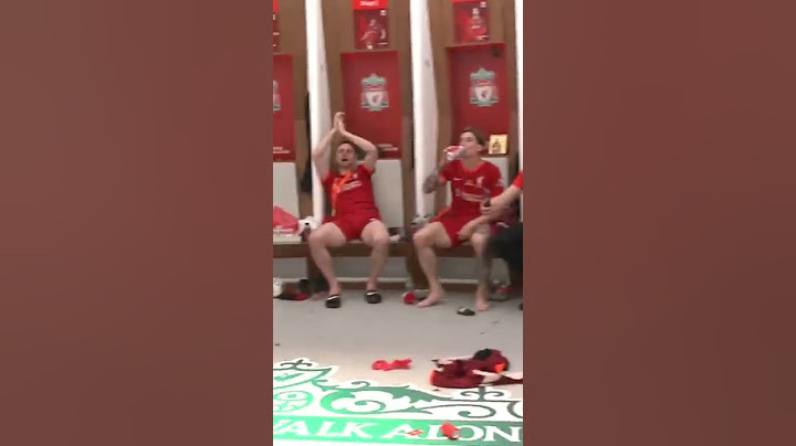 Van Dijk forces Matip to sing his song! 🎤 #shorts