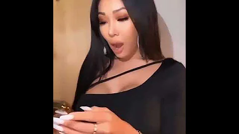 Stan Twitter: Jessi looking at her phone and smirking at camera while Everything Nice plays