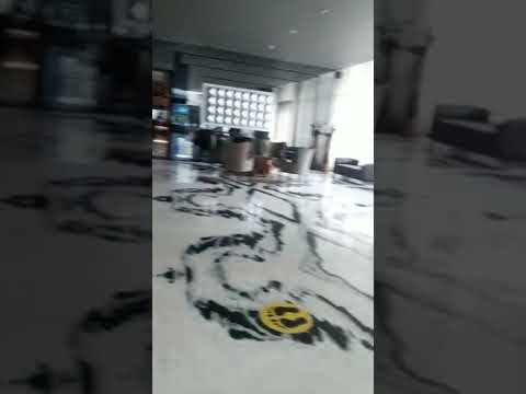 lagi di hotel aston daerah: bandung untuk yang belum subcribe subcribe ya🥰