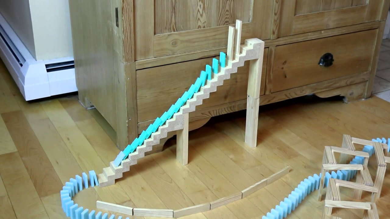 Domino Rally 27 - YouTube