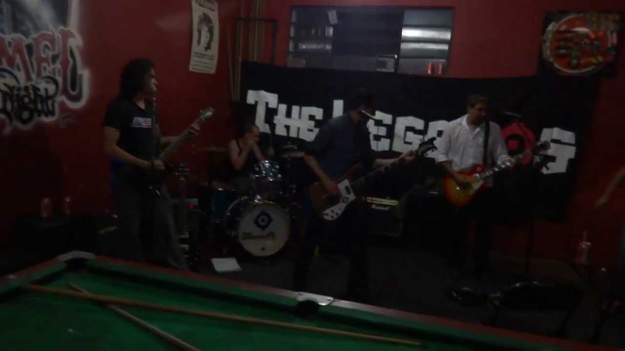 The Legados - Dance With Myself/Bom é Quando Faz Mal - Gargamel Rock by Night Bar. 11-01-2014.