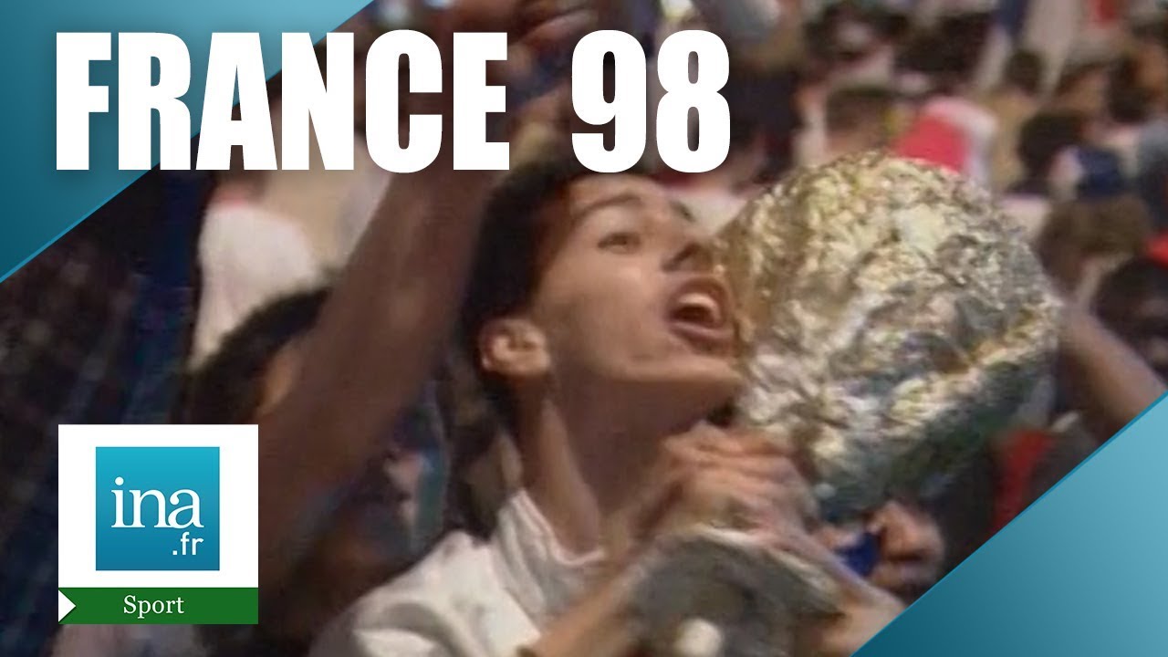 France 98 : Nuit de fête sur les Champs-Elysées après la victoire  | Archive INA