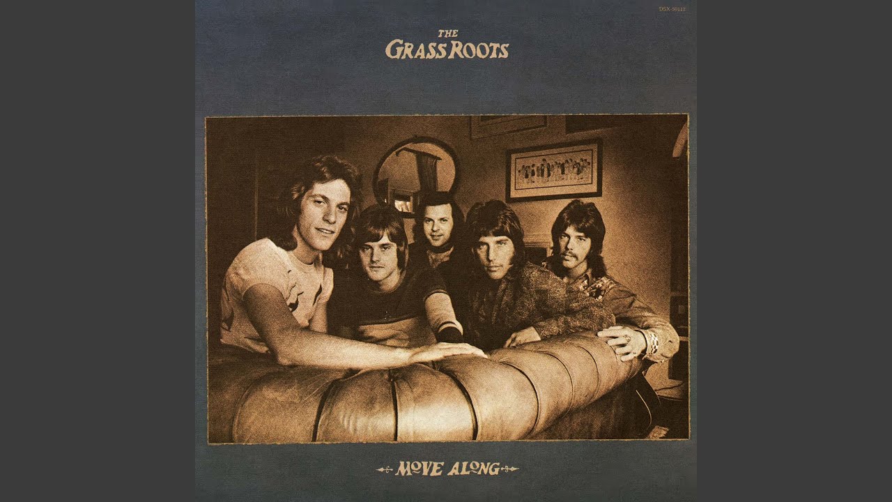 在 YouTube 上观看 Move Along 在 YouTube 上观看 Move Along