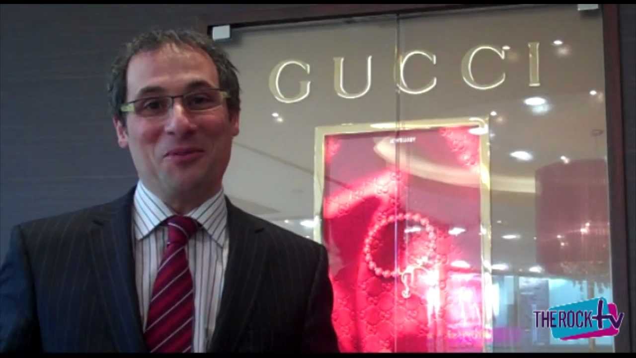 Keeping The Secret: How To Buy The Right Sized Engagement Ring