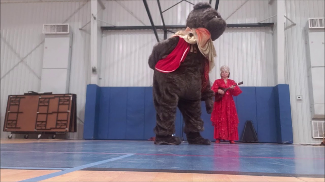 Irvington, Virginia, Russian Bear dance