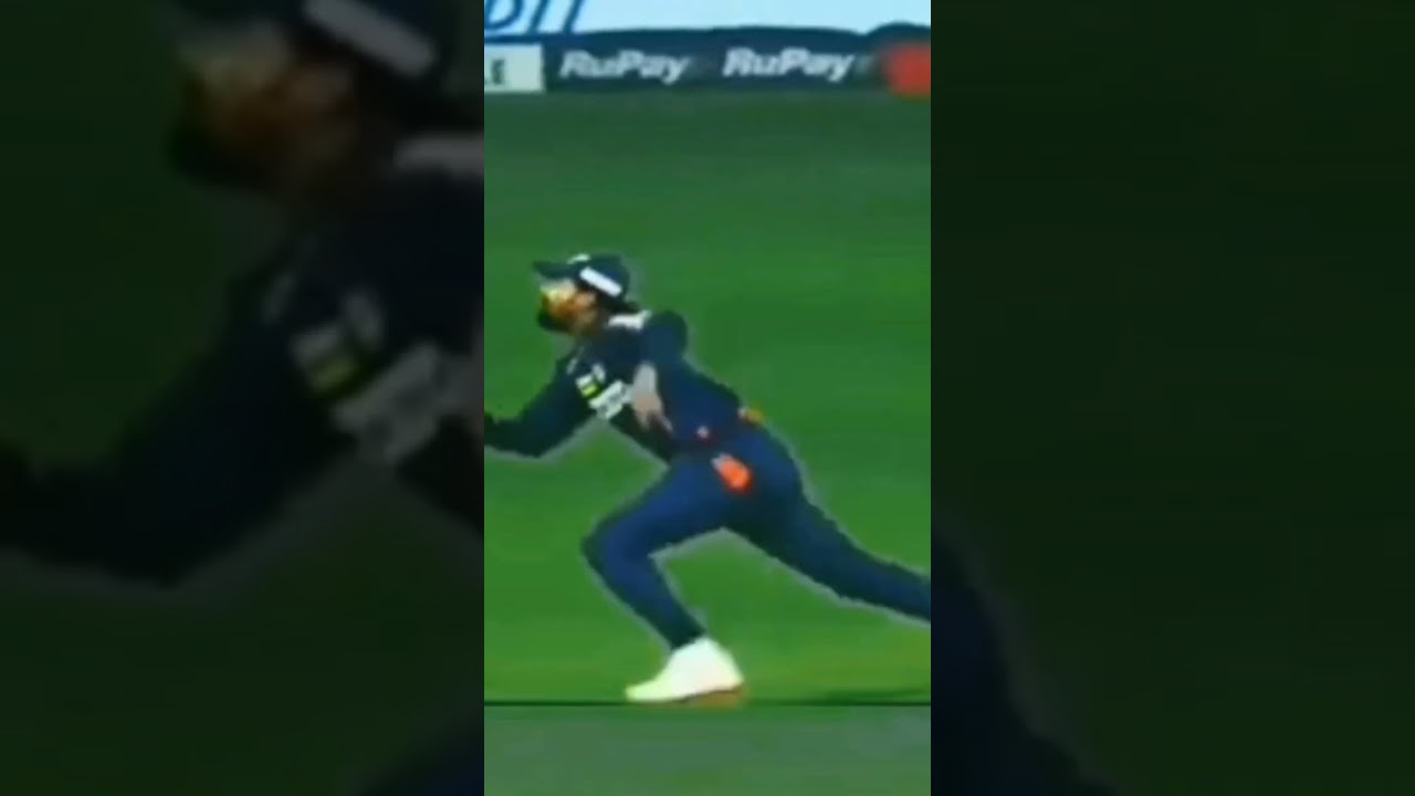KL RAHUL FLYING CATCH