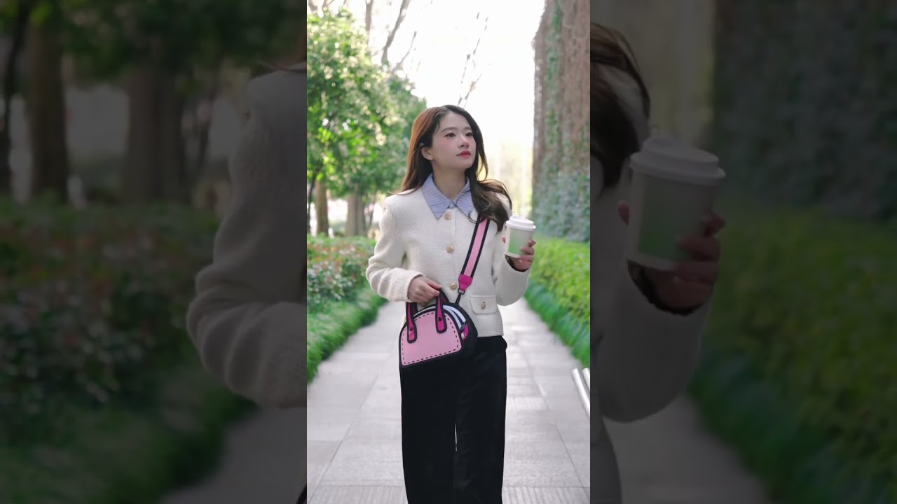 Because you deserve a bag as fabulous as you are 💁‍♀️ Carly Sweetie in Pink = instant chic 💖