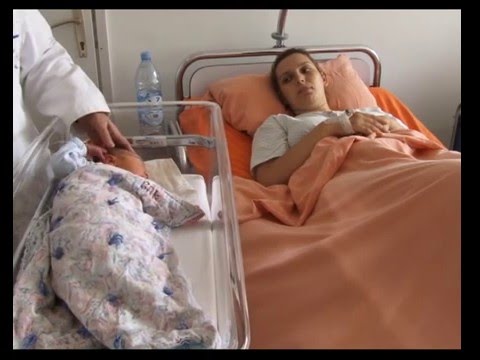 Video: Zoë Saldaña Prepričava Kako Je Teško Spavati Blizance