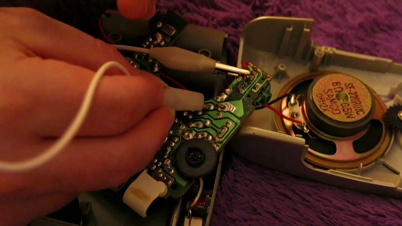 📻 Circuit Bending - encontrando puntos de conexión en una radio