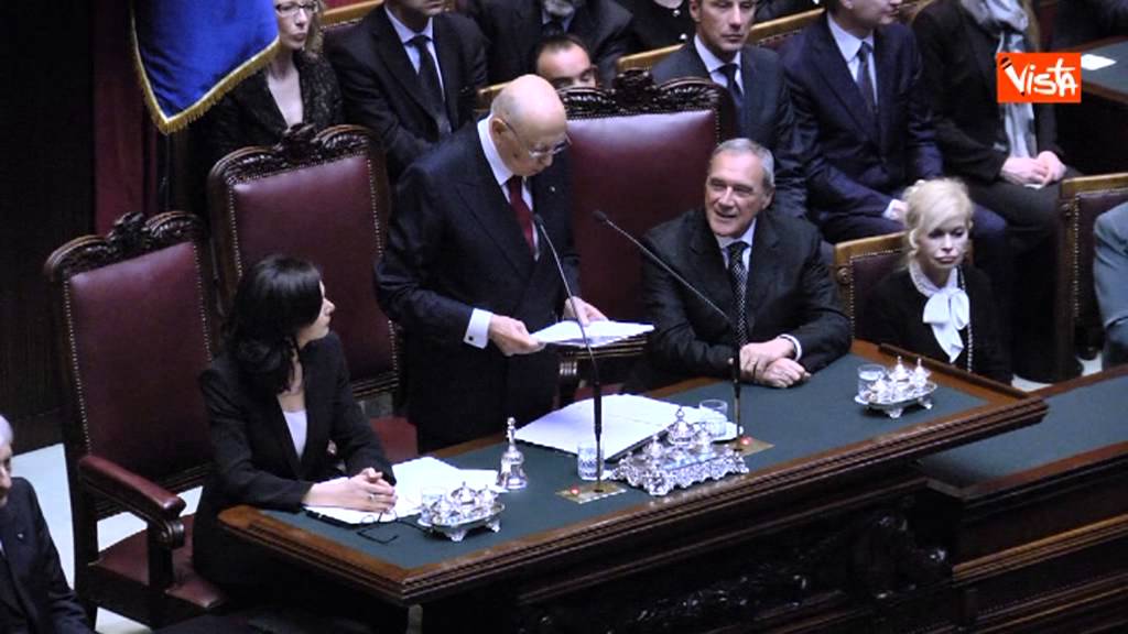 LE LACRIME DI NAPOLITANO DURANTE IL DISCORSO - agenzia vista tv