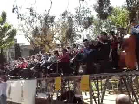 YouTubeでSARDANA - Noces d'or al casalを視聴