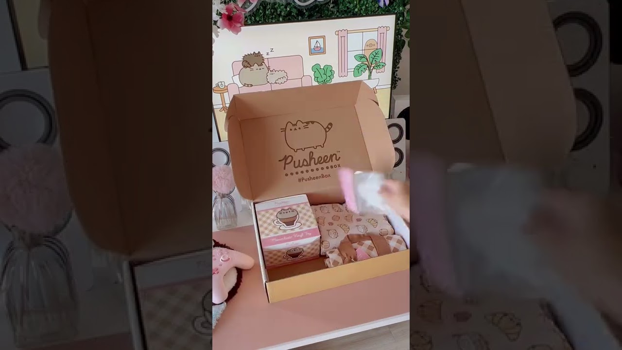 Pusheen Subscription Box Unboxing! #culturefly #pusheen #unboxing #pusheenbox #cozysetup