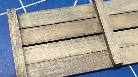 Painting realistic wood and metal using Vallejo paint and weathering supplies