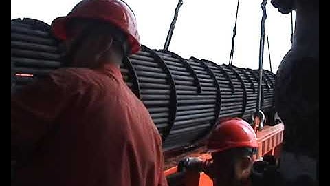 M2U00445_Part of bundle extractor operating.