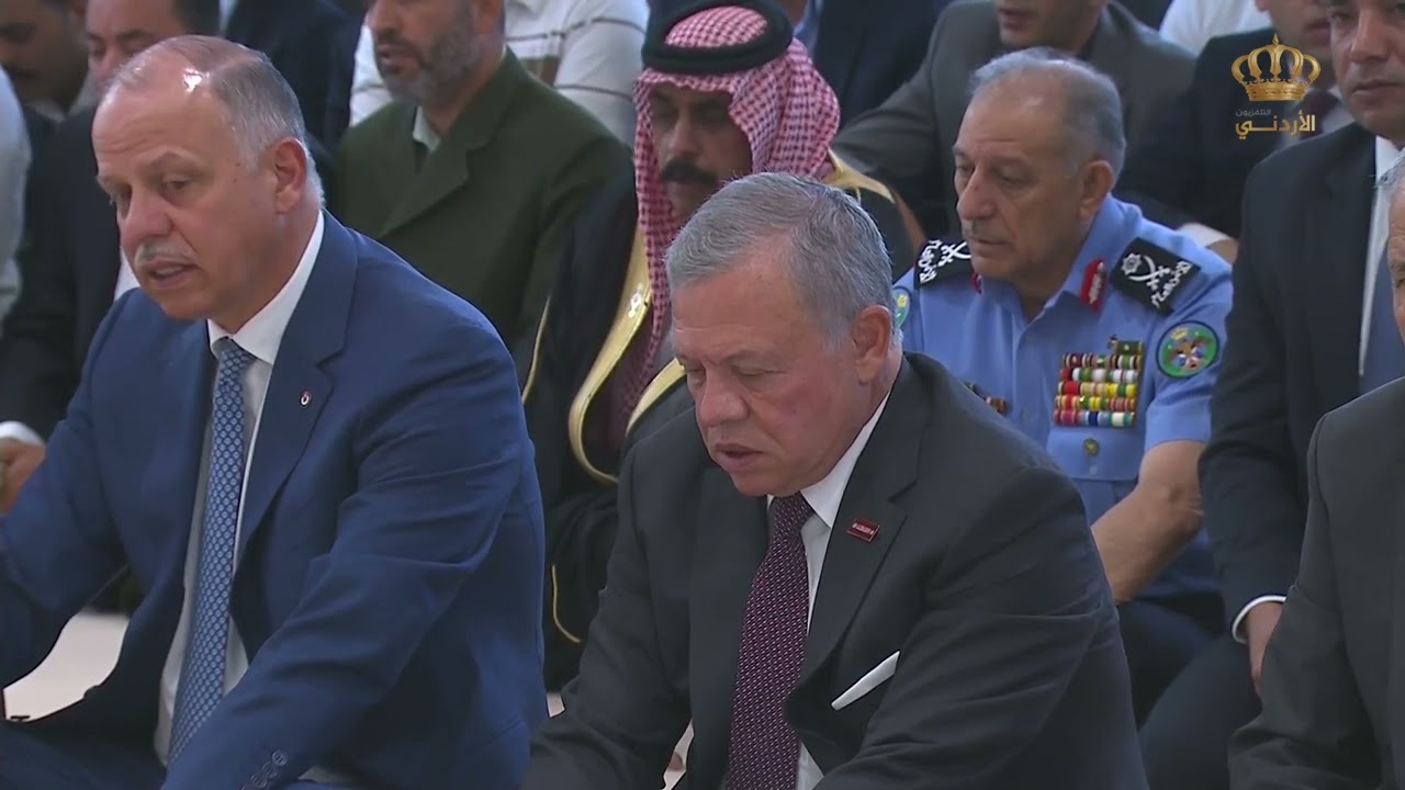 جلالة الملك يشارك جموع المصلين أداء صلاة عيد الأضحى المبارك في مسجد الهاشمية