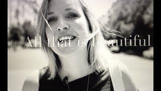 Miniatura de vídeo de "Leonie Meijer - All That Is Beautiful"