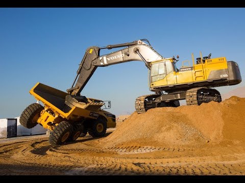 Big Earth Moving Machines