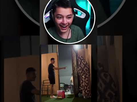 كيف يقدر يغير صوته