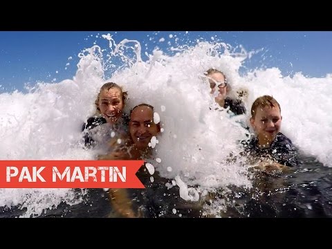 Kacamata Sarah Hilang di Pantai Parangtritis :(