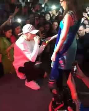 Mickey Singh Sings Tujhse With a Girl
