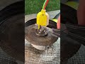 Esse serralheiro pegou a dica com um eletricista para soltar o disco da lixadeira #solutions #diy