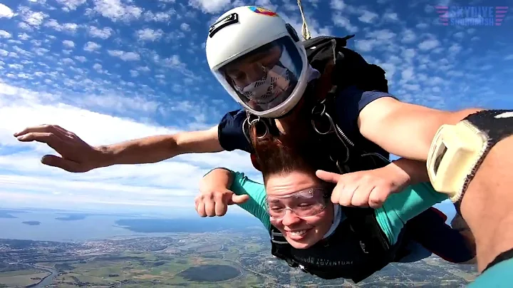 Rachael Mueller's Tandem skydive!