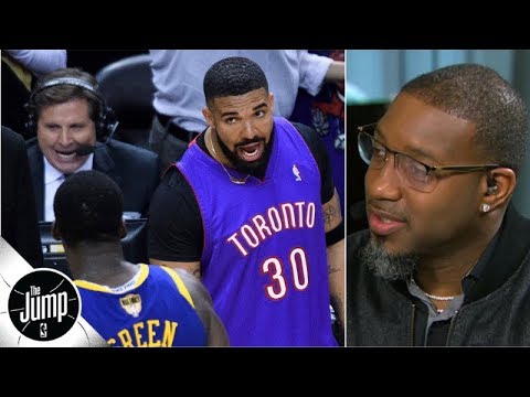 Tracy McGrady reacts to Drake's Dell Curry Raptors jersey from
