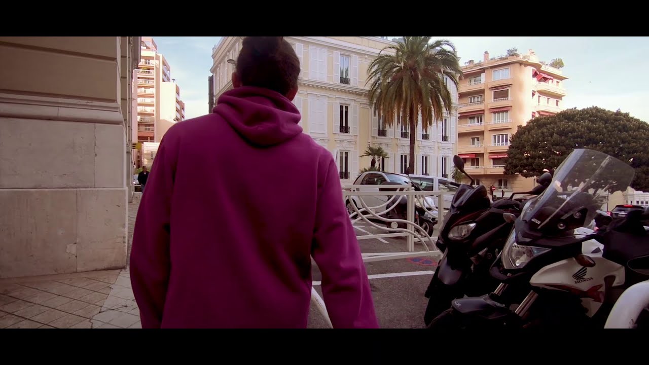 TOFAUS  - MAKING BEATS IN THE STUDIO