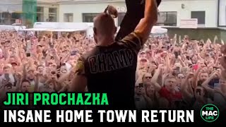 Jiri Prochazka receives insane hometown reception after winning UFC world title