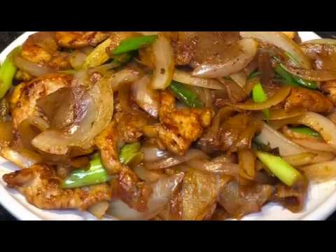 chicken-chow-fun-(chinese-rice-noodle-dish)