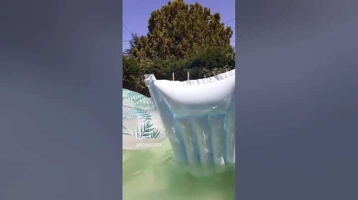 So funny "The swimming pool 's moon Walk"