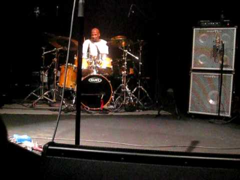 Victor Wooten - Left Right Center