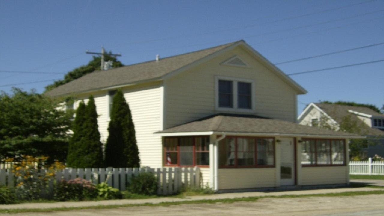 260 Church ST, St. Ignace, MI Presented by George Yshinski.