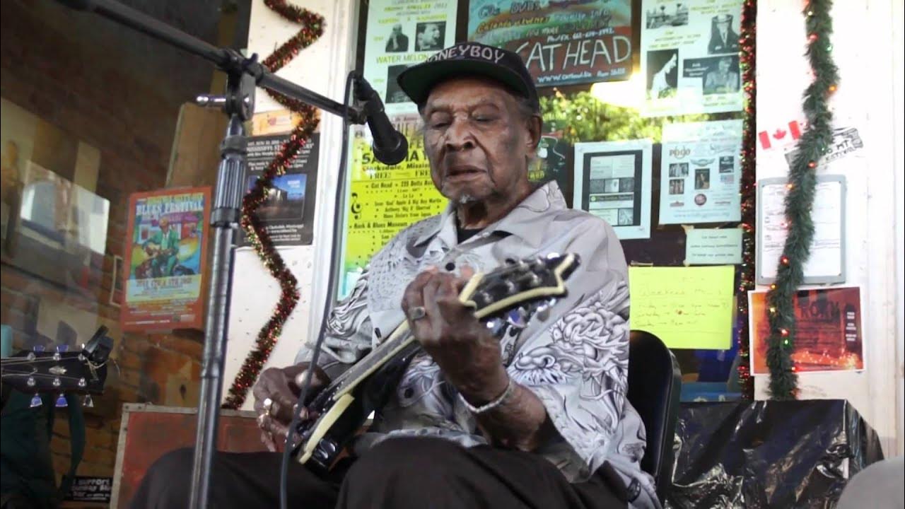 David "Honeyboy" Edwards - Catfish Blues David "Honeyboy" Edwards - Catfish Blues