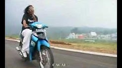 Lagu Ambon_Tukang Ojek "Jossie Lumalessil"  - Durasi: 5:19. 
