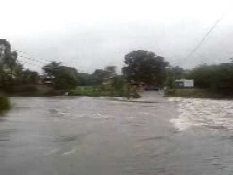 Passerelle d'accs de la rivire Esteli - Rampa sobre el rio Esteli