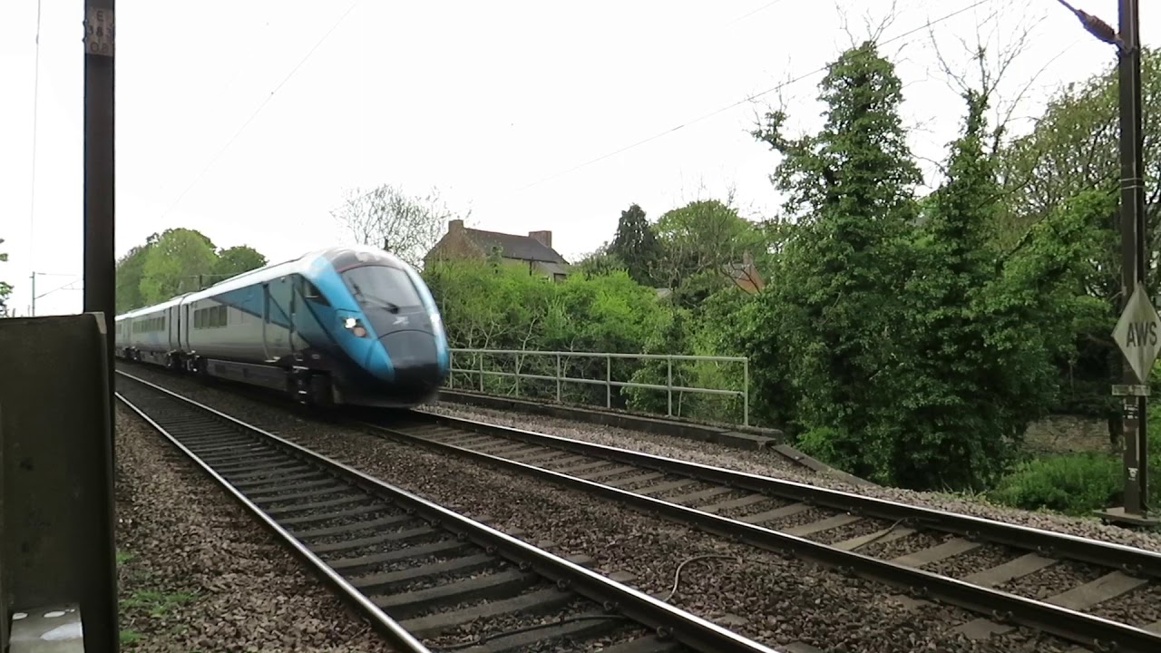 TPE Class 8022** Passes Aycliffe 1E33 Manchester Victoria to Newcastle YouTube