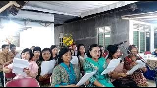 DI RELUNG GUNUNG NORBERTUS CHOIR