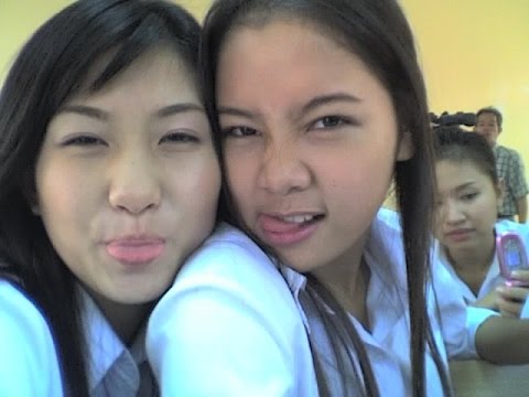 Video Nữ sinh bị bắt mút dương vật trẻ con vì cặp bồ với... - YouTube
