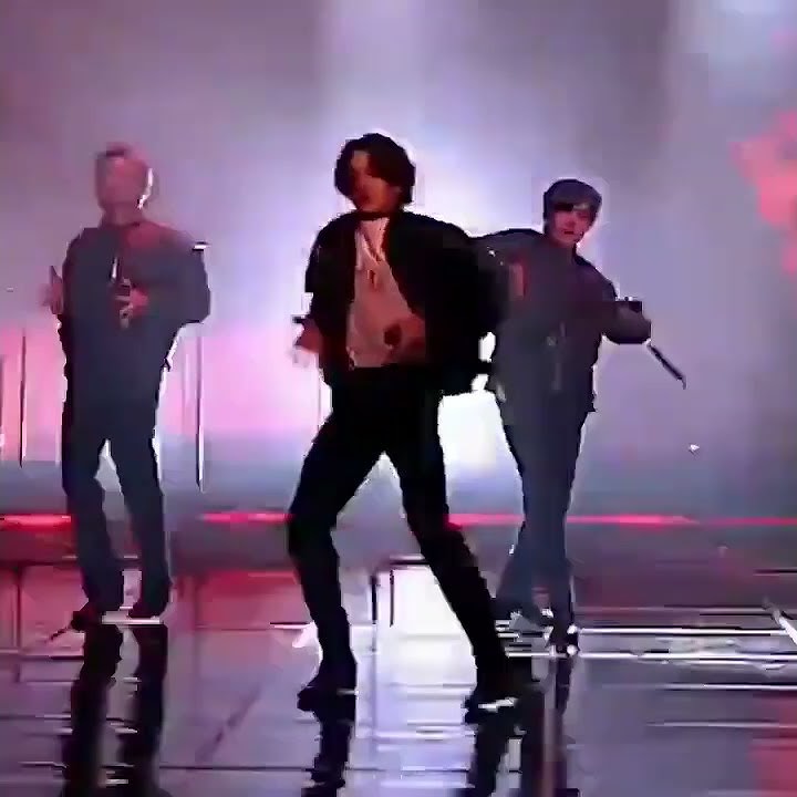 Jungkook 'mic drop' break dance