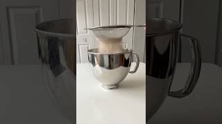 This is so smart 👩‍🍳#kitchentips #lifehacks #tipsandtricks #bakingtips #momhacks