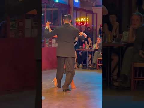 Laura Castiñeiras and Juan Cabral @ Muy Martes Tango 11/5/24 🔔❤️ #tangoargentina