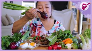 Eating raw beef larb with liver and veggies 🥒🥬🍃🌿 | Yainang